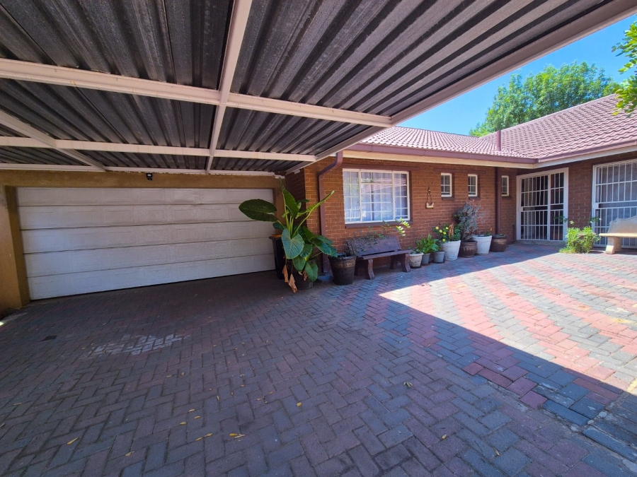 4 Bedroom Property for Sale in Vaalpark Free State